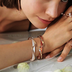 2Pcs 2 Colors Brass Resin Cuff Bracelets for Women&nbsp;BJEW-GO0002-12