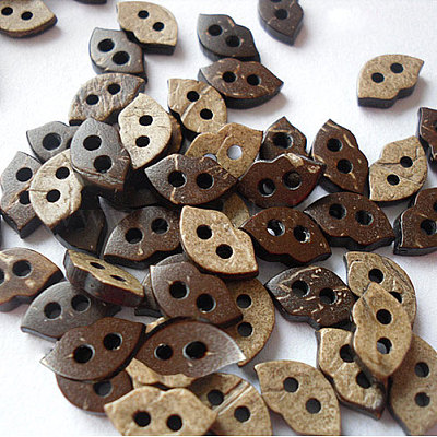 Oval 2-hole Basic Sewing Button in Lips Shape&nbsp;NNA0YZ6-1