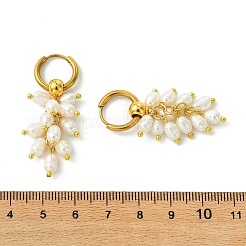 天然養殖淡水パールを使用した女性用クラスターフープピアス  304ステンレススチール製フープ付き  ライス  ゴールドカラー  ホワイト  42.5mm&nbsp;EJEW-JE07187-01