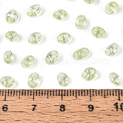 透明色光沢ガラスシードビーズ  オーバル  2穴  緑黄  3~4.5x5~6x2.5~3mm  穴：1~1.2mm  約6080個/ポンド&nbsp;SEED-N008-09E