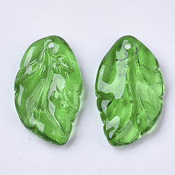 透明スプレー塗装ガラスペンダント  葉  グリーン  27.5x15~17x3.5~4.5mm  穴：1.4mm&nbsp;X1-GLAA-T013-02-C05