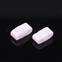 2穴不透明ガラスシードビーズ  光沢のある  長方形  ピンク  4.5~5.5x2x2~2.5mm  穴：0.5~0.8mm&nbsp;SEED-S023-06D