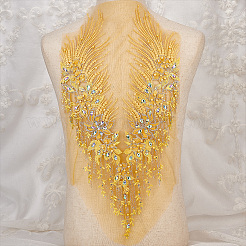 ポリエステル刺繍入り花柄レースのラインストーンの襟  ネックライントリム  洋服縫製アップリケ  プラスチック製の模造パールビーズ付き  ゴールド  570x296x6.5mm&nbsp;DIY-WH0304-901A