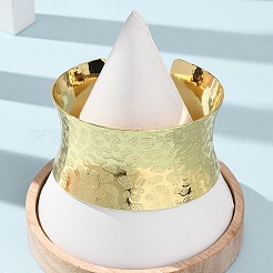女性用ハンマー仕上げ真鍮製カフバングル  カドミウムフリー＆鉛フリー  長持ちメッキ  ラックめっき  18KGP本金メッキ  内径：2.15インチ（5.45cm）&nbsp;BJEW-A163-04B-G