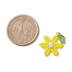 ガラスシードビーズの花のペンダント  アクリルリーフビーズと304ステンレススチールの丸カン付き  きいろ  21.5x17.5x5mm  穴：3mm&nbsp;PALLOY-TA00345-04