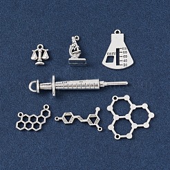科学/化学テーマ  チベット風亜鉛合金チャーム  顕微鏡とメスシリンダーとスケールと分子と注射器の形状  アンティークシルバー  28個/セット&nbsp;TIBEP-X0185-66AS