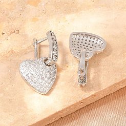 真鍮製マイクロパヴェクリアキュービックジルコニアフープピアス  ハート  鉛フリー＆カドミウムフリー  長持ちメッキ  ラックめっき  プラチナ  28.5x17mm&nbsp;EJEW-G471-30D-P