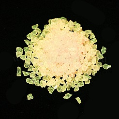 光る砕いたガラス工芸品  不規則なガラスチップ  diyの花瓶フィラー庭の装飾用  鮭色  4.5~11.5x1.5~3x2.5mm&nbsp;GLAA-F124-C04