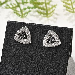 真鍮製 マイクロパヴェ キュービックジルコニア スタッドピアス 女性用  カドミウムフリー＆鉛フリー  長持ちメッキ  ラックめっき  プラチナ  三角形  9.5x9.5mm&nbsp;EJEW-G428-11P-03