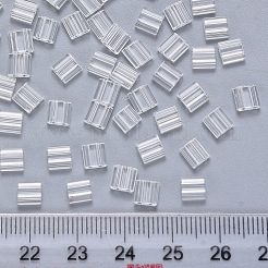 FGB 2-Hole Transparent Glass Seed Beads&nbsp;SEED-S031-L-001