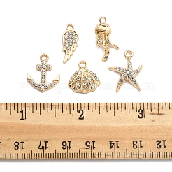 25スタイルの合金クリスタルラインストーンペンダント5個。  ラックめっき  カドミウムフリー＆ニッケルフリー＆鉛フリー  海をテーマにしたミックスシェイプ  ゴールドカラー  14.5~19.5x7.5~15x1.5~6.5mm  穴：1.6~2mm  5個/スタイル&nbsp;FIND-FS0004-14