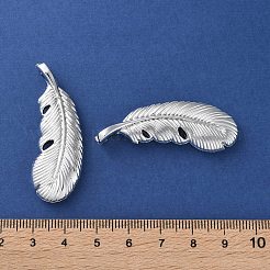電気メッキ不透明アクリルパーツ  羽  銀メッキ  44x17x7.5mm  穴：2.5mm&nbsp;PACR-D288-06S