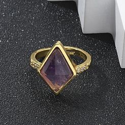 菱形の天然アメジストの指輪  ゴールドトーンの真鍮製キュービックジルコニアカフリング  ラックめっき  長持ちメッキ  鉛フリー＆カドミウムフリー  菱形：13x18mm  内径：17mm&nbsp;RJEW-B113-01G-08