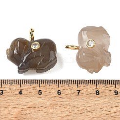天然石混合石彫刻ペンダント  真鍮にパヴェセッティングを施したキュービックジルコニアの縁取りが美しい、幸運の豚のチャーム  ゴールドカラー  23.5~25x25~26x14mm  穴：4mm&nbsp;GG-CBA105B-03G