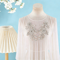 1組の花のビーズ布刺繍装飾アクセサリー  パッチに縫い付けられたレースのスパンコールの服  ウェディングドレスに適しています  パフォーマンスウェア  ホワイト  185x115x5mm&nbsp;DIY-FG0010-47A
