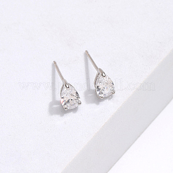 エレガントなティアドロップ真鍮スタッドピアス  クリアキュービックジルコニア  銀  7x5mm&nbsp;NJ1412-2