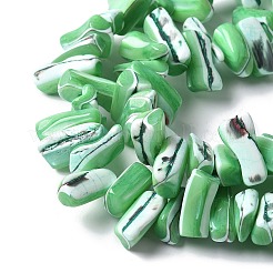 染色された天然トロクスシェルビーズ連売り  ナゲット  ライムグリーン  9~21x5~7x6~8mm  穴：1.2mm  約54~67個/連  14.76~15.24インチ（37.5~38.7cm）&nbsp;SSHEL-C013-09H