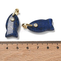 染めの天然ラピスラズリのペンダント  真鍮マイクロパヴェクリアキュービックジルコニアの留め具が付いた魚のチャーム  ゴールドカラー  27~27.5x13.5~14.5x7~7.5mm  穴：6.5x4.5mm&nbsp;G-A297-01G-19