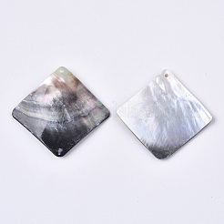 天然石ブラックリップシェルペンダント  菱形  58~60x59~61x3~5mm  穴：2mm&nbsp;SHEL-N026-64A-01