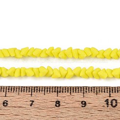 曇った不透明なガラスビーズの連売り  三角形  多面カット  シャンパンイエロー  3~3.5x4~4.5x4~4.5mm  穴：0.8mm  約121~131個/連  14.37~15.35インチ（36.5~39cm）&nbsp;GLAA-N017-4mm-13