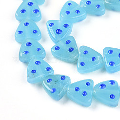 手作りランプワークビーズ連売り  点付き三角形  空色  12~14x13.5~14x6.5~8mm  穴：1.2~1.5mm  約35個/連  17.72インチ（45cm）&nbsp;LAMP-N028-01D