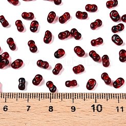 ピカソのスプレー塗装ガラスシードビーズ  ピーナッツ  暗赤色  6x4x3mm  穴：1.2mm  約4000個/ポンド&nbsp;SEED-T006-04-32