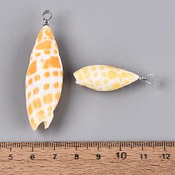 真鍮と天然ミトラ貝の大きなペンダント  巻貝チャーム  プラチナ  オレンジ  32~57x12~22x11~20mm  穴：4~5x3.5mm&nbsp;SHEL-Q029-17P