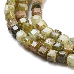 天然のグリーンガーネットビーズ連売り  ファセットテーブルカットキューブ  1.5~2.5x1.5~2.5x1.5~2mm  穴：0.4mm  約183~186個/連  15.35~15.55''（39~39.5センチメートル）&nbsp;G-H042-B15-01B