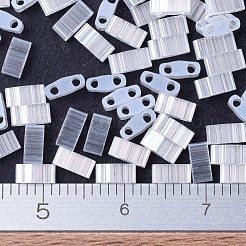 MIYUKIハーフティラビーズ  日本製シードビーズ  2の穴  （htl2548)クリスタルシルクサテン光沢  5x2.3x1.9mm  穴：0.8mm  約1250個/50g&nbsp;SEED-X0054-HTL2548
