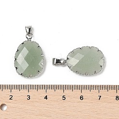 天然石グリーンアベンチュリンペンダント  真鍮と鉄の金具が付いたファセット加工の楕円形のチャーム  プラチナ  26x17x5~6mm  穴：4.5mm&nbsp;G-H086-01P-01