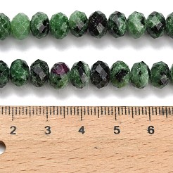 天然石ルビーインゾイサイトビーズ連売り  多面カット  ロンデル  8x5.5mm  穴：1.2mm  約69個/連  15.16''（38.5センチメートル）&nbsp;G-Z111-A51