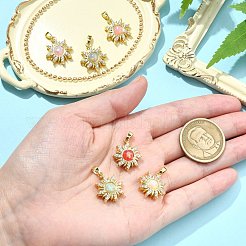6個6色ラックメッキ真鍮ペンダント  樹脂＆キュービックジルコニア  鉛フリー＆カドミウムフリー  長持ちメッキ  太陽のチャーム  18KGP本金メッキ  ミックスカラー  18x16x7mm  穴：4.5x2.5mm  1pc /カラー&nbsp;KK-CJ0002-42