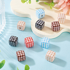 10個のプリント不透明アクリルビーズ  チェック柄の立方体  ミックスカラー  14x14~14.5x14~14.5mm  穴：3.8mm&nbsp;MACR-TA0002-43