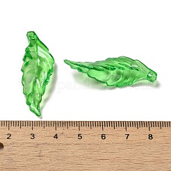 クリアアクリルパーツ  葉  芝生の緑  41x15x2.5mm  穴：2mm&nbsp;X-OACR-E039-69G