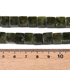 天然台湾ヒスイのビーズ連売り  キューブ  8~8.5x8~8.5x8~8.5mm  穴：1.2mm  約47~49個/連  15.35~15.79'''（39~40.1センチメートル）&nbsp;G-T139-8x8-21A