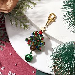 クリスマスツリーのガラスシードビーズと天然タイガーアイペンダントデコレーション  バッグの飾りに使えるロブスターの爪留めと真鍮のベルチャーム  ミックスカラー  70mm  2個/セット&nbsp;HJEW-MZ00075