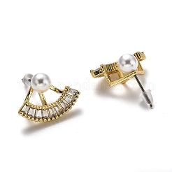 真鍮製マイクロパヴェクリアキュービックジルコニアフロントバックスタッドピアス  アクリル模造パールとピアスキャッチ  ファン  ホワイト  18KGP本金メッキ  13x18.5x7mm  ピン：0.5mm&nbsp;EJEW-H123-04G