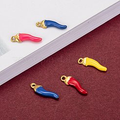真鍮製チャーム  エナメルスパンコール付き  生（メッキなし）  ホット・ホーン・オブ・プリーツ/イタリアン・ホルン・コルニチェロ・チャーム  ミックスカラー  15x4.5x2.5mm  穴：1mm&nbsp;X-KK-S345-057