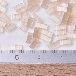 MIYUKIハーフティラビーズ  日本製シードビーズ  2の穴  （htl2593)シルクペールライトオレンジ  5x2.3x1.9mm  穴：0.8mm  約250PCS /ボトル  10 G /ボトル&nbsp;SEED-JP0008-HTL2593