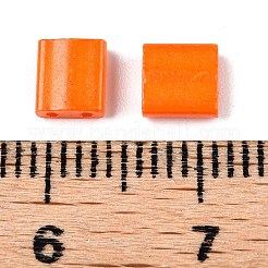 2穴ベーキングペイントガラスシードビーズ  正方形  ダークオレンジ  5x4.5~5.5x2~2.5mm  穴：0.5~0.8mm&nbsp;SEED-S023-17C-27