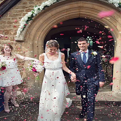 80個、4種類のスタイルのシルク人工バラの花びら  結婚式のバージンロードやテーブルのセンターピース、パーティー用コンフェッティ、プチギフト、インテリア装飾としておすすめ  ミックスカラー  37~45x29~35x0.3~1mm  20個/スタイル&nbsp;FIND-LP0009-11