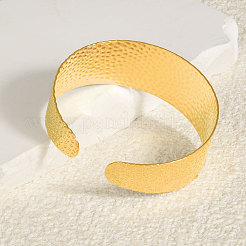 女性用スタイリッシュな304ステンレススチールカフバングル  18KGP本金メッキ  内径：2-1/4インチ（5.6cm）&nbsp;RA8208-2