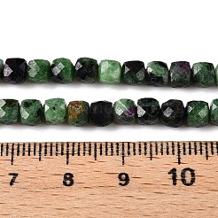 天然石ルビーインゾイサイトビーズ連売り  多面カット  キューブ  4~5x4~5x4~5mm  穴：0.8mm  約92~105個/連  14.96~15.35インチ（38~39cm）&nbsp;G-N342-118