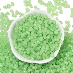透明な色のガラスシードビーズ  キノコ  薄緑  5.5x4.5mm  穴：1mm  4150個/ポンド&nbsp;SEED-R001-01K
