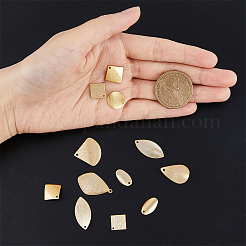 32個8スタイル真鍮ペンダント  ティアドロップ＆スクエア＆ファン  24KGP本金メッキ  12~25.5x12~20.5x1~2mm  穴：1~1.4mm  4個/スタイル&nbsp;KK-HY0001-31