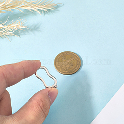 スターリングシルバーのツイスタークラスプ1個925個  両面スエード生地シルバー磨き布付き  プラチナ  25x13x3mm  内径：7.2x20mm&nbsp;STER-BBC0008-83