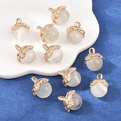猫の目チャーム  ゴールデントーン真鍮パーツ  丸いチャーム  ホワイト  10mm&nbsp;FIND-SZC0010-609