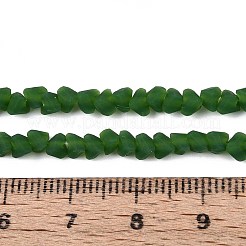 曇った不透明なガラスビーズの連売り  三角形  多面カット  濃い緑  3~3.5x4~4.5x4~4.5mm  穴：0.8mm  約121~131個/連  14.37~15.35インチ（36.5~39cm）&nbsp;GLAA-N017-4mm-17