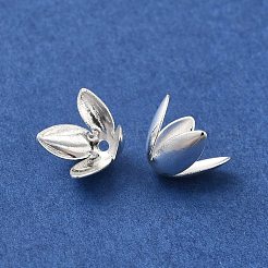 真鍮のフラワービーズキャップ  ニッケルフリー  4花びら  長持ちメッキ  銀  9x6.5mm  穴：1.4mm&nbsp;KK-K381-06A-S