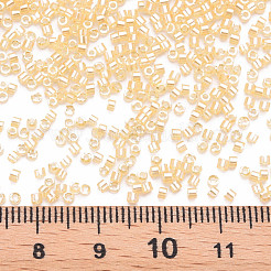 ガラスシリンダービーズ  シードビーズ  透明色光沢  丸い穴  モカシン  1.5~2x1~2mm  穴：0.8mm  約8000個/袋  約1ポンド/バッグ&nbsp;SEED-S047-G-004